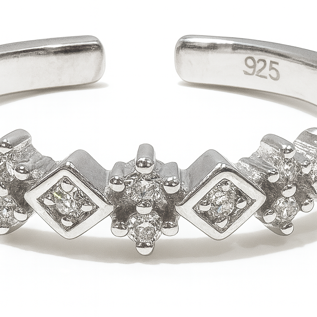 The Dazzletoe Toe Ring
