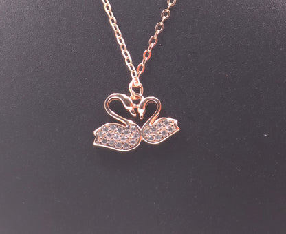 Éloigne Necklace