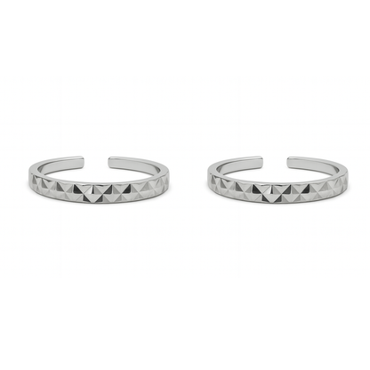 The Argent Pyramid Toe Ring