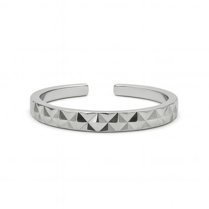 The Argent Pyramid Toe Ring